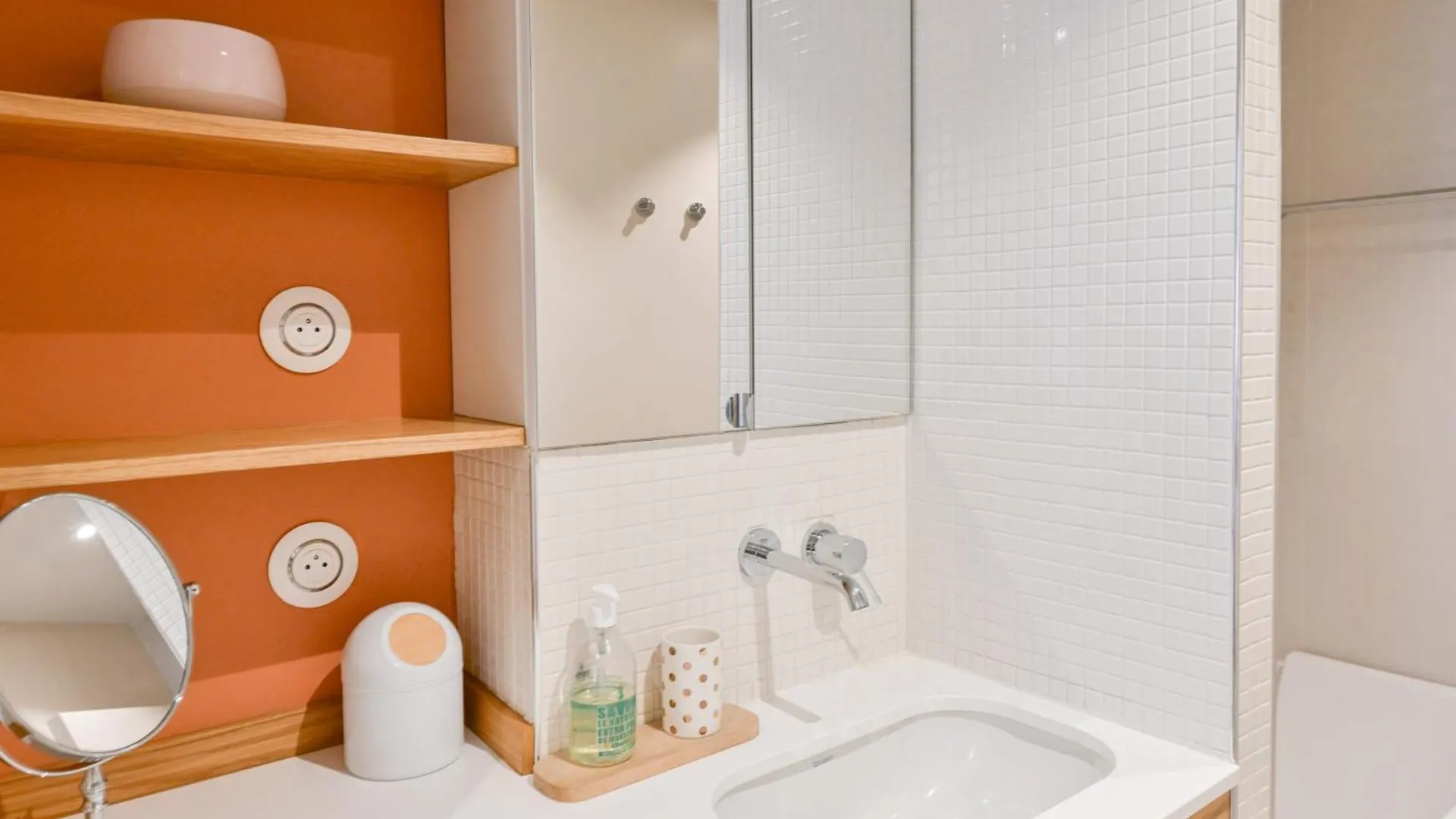 Architect-designed In Le Marais District *