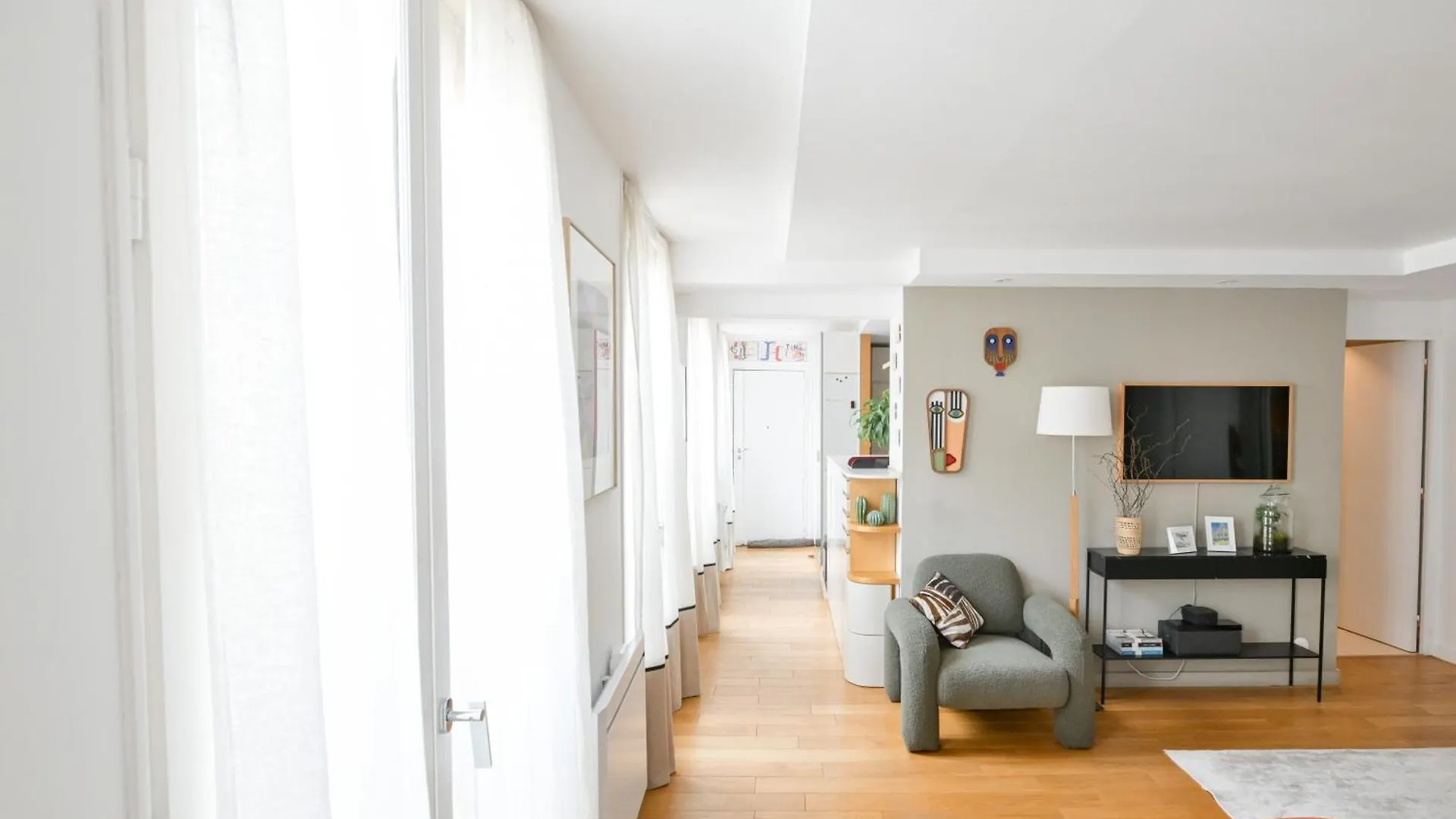 Architect-designed In Le Marais District Paris