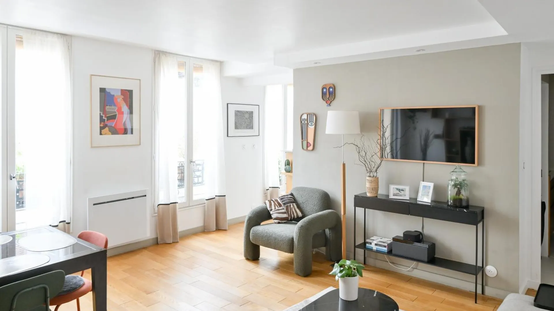 Architect-designed In Le Marais District Apartment *