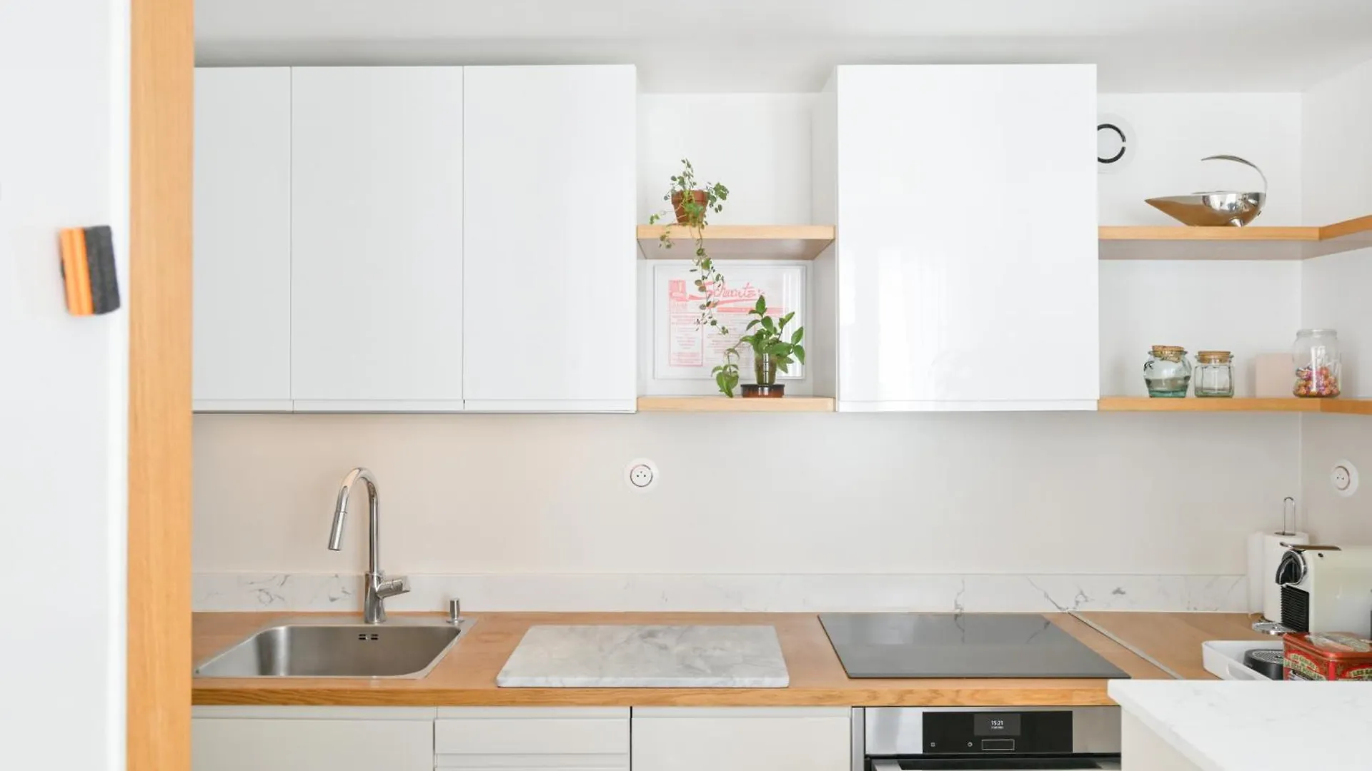 Architect-designed In Le Marais District Paris